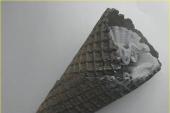 Es krim hitam Siberian Coal terbuat dari apa dan apakah bisa dimakan?