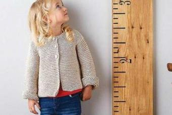 Stanovení standardů: poměr výšky a hmotnosti u adolescentů Poměr výšky a hmotnosti dětského stolku